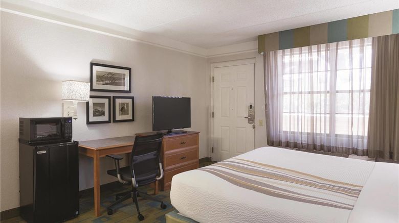 <b>La Quinta Inn San Diego Chula Vista Room</b>. Images powered by <a href="https://iceportal.shijigroup.com/" title="IcePortal" target="_blank">IcePortal</a>.