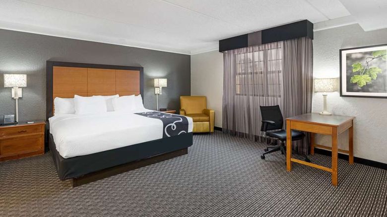 <b>Super 8 by Wyndham The Woodlands North Room</b>. Images powered by <a href="https://iceportal.shijigroup.com/" title="IcePortal" target="_blank">IcePortal</a>.