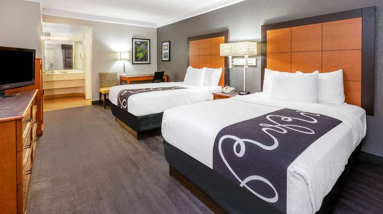 <b>Super 8 by Wyndham The Woodlands North Room</b>. Images powered by <a href="https://iceportal.shijigroup.com/" title="IcePortal" target="_blank">IcePortal</a>.