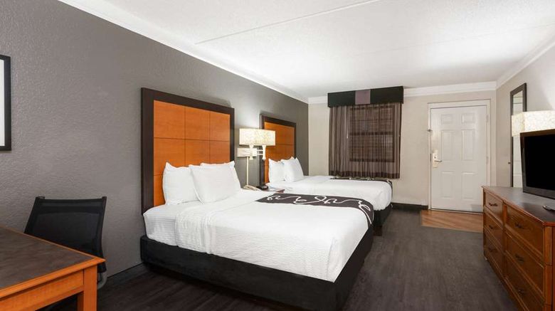 <b>Super 8 by Wyndham The Woodlands North Room</b>. Images powered by <a href="https://iceportal.shijigroup.com/" title="IcePortal" target="_blank">IcePortal</a>.