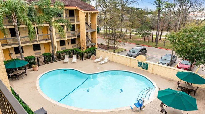 <b>Super 8 by Wyndham The Woodlands North Pool</b>. Images powered by <a href="https://iceportal.shijigroup.com/" title="IcePortal" target="_blank">IcePortal</a>.