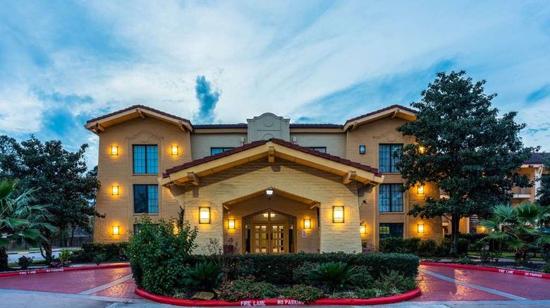 <b>Super 8 by Wyndham The Woodlands North Exterior</b>. Images powered by <a href="https://iceportal.shijigroup.com/" title="IcePortal" target="_blank">IcePortal</a>.