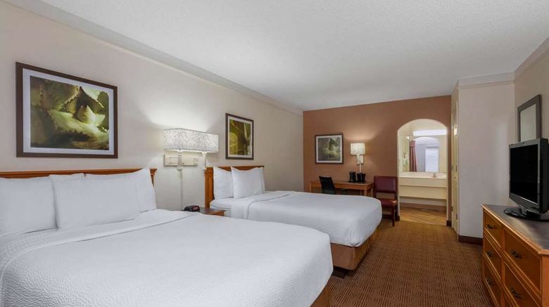 <b>La Quinta East Deerfield Beach - Boca Raton Room</b>. Images powered by <a href="https://iceportal.shijigroup.com/" title="IcePortal" target="_blank">IcePortal</a>.