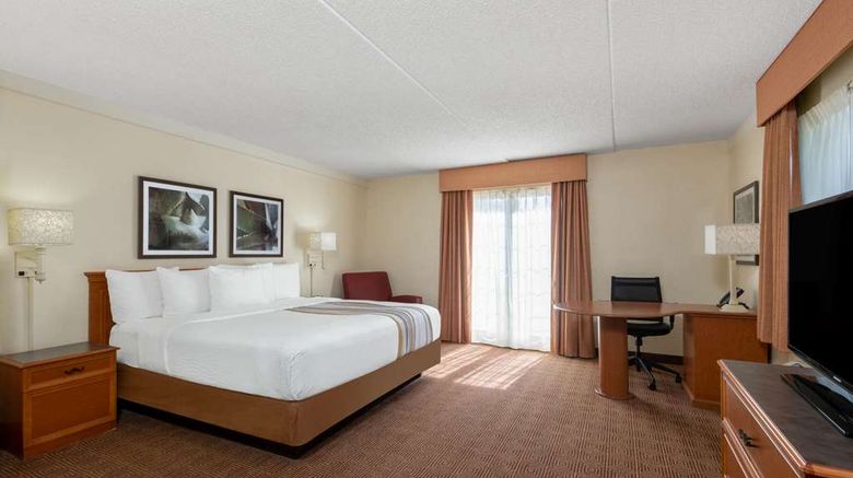 <b>La Quinta East Deerfield Beach - Boca Raton Suite</b>. Images powered by <a href="https://iceportal.shijigroup.com/" title="IcePortal" target="_blank">IcePortal</a>.