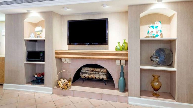 <b>La Quinta East Deerfield Beach - Boca Raton Lobby</b>. Images powered by <a href="https://iceportal.shijigroup.com/" title="IcePortal" target="_blank">IcePortal</a>.
