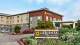 La Quinta Inn & Suites by Wyndham Exterior