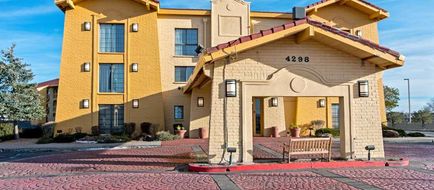 La Quinta Inn Santa Fe Exterior