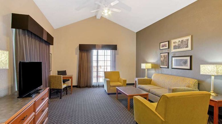 <b>La Quinta Inn Santa Fe Suite</b>. Images powered by <a href="https://iceportal.shijigroup.com/" title="IcePortal" target="_blank">IcePortal</a>.