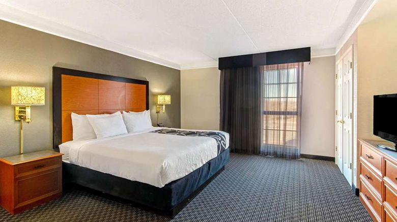 <b>La Quinta Inn Santa Fe Suite</b>. Images powered by <a href="https://iceportal.shijigroup.com/" title="IcePortal" target="_blank">IcePortal</a>.