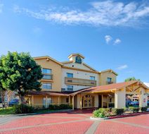 La Quinta Inn & Suites Irvine Spectrum Exterior