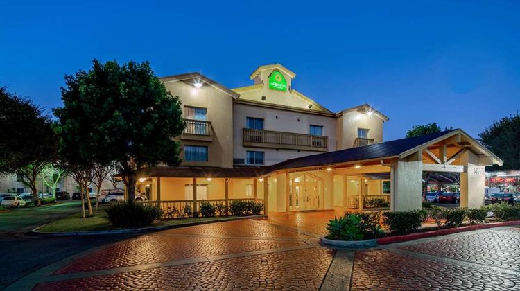 La Quinta Inn & Suites Irvine Spectrum Exterior