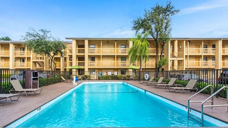 La Quinta Inn Miami Airport North Pool