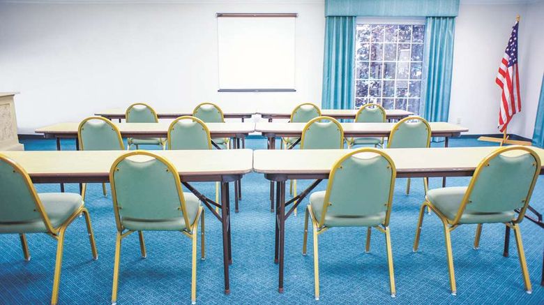 <b>La Quinta Inn Moline Airport Meeting</b>. Images powered by <a href="https://iceportal.shijigroup.com/" title="IcePortal" target="_blank">IcePortal</a>.