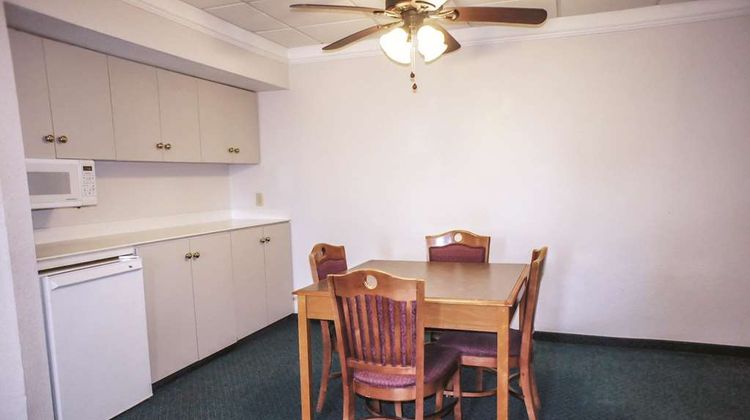 La Quinta Inn Moline Airport Suite
