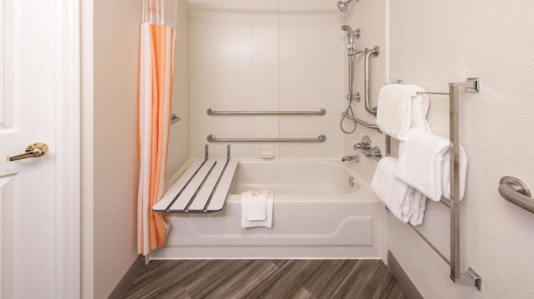 <b>La Quinta Inn & Stes St Louis Westport Room</b>. Images powered by <a href="https://iceportal.shijigroup.com/" title="IcePortal" target="_blank">IcePortal</a>.