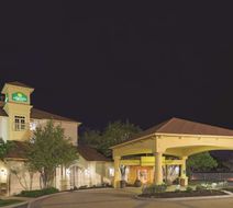 La Quinta Inn & Stes St Louis Westport Exterior