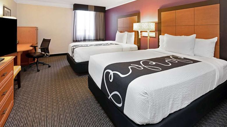 <b>La Quinta Inn & Suites Tacoma - Seattle Suite</b>. Images powered by <a href="https://iceportal.shijigroup.com/" title="IcePortal" target="_blank">IcePortal</a>.