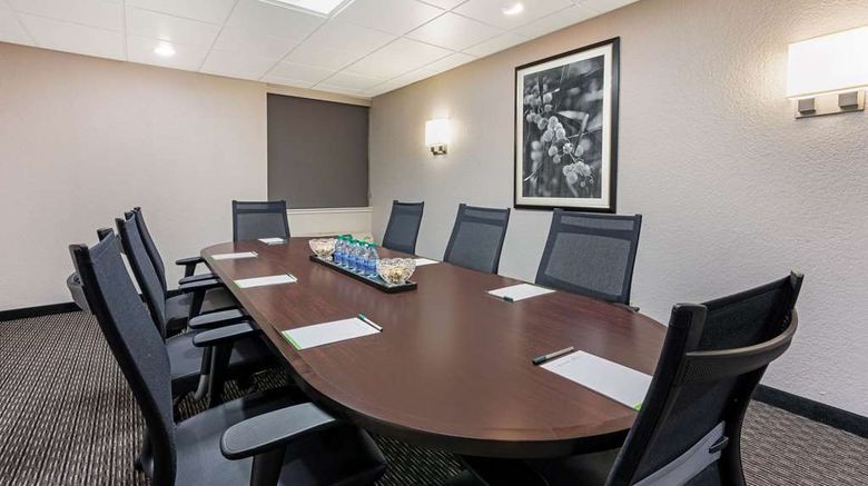 <b>La Quinta Inn & Suites Tacoma - Seattle Meeting</b>. Images powered by <a href="https://iceportal.shijigroup.com/" title="IcePortal" target="_blank">IcePortal</a>.