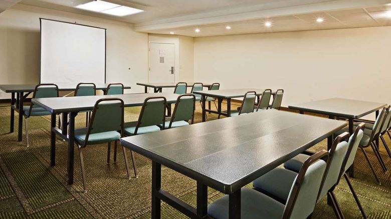 <b>La Quinta Inn Tampa Bay Clearwater Arpt Meeting</b>. Images powered by <a href="https://iceportal.shijigroup.com/" title="IcePortal" target="_blank">IcePortal</a>.