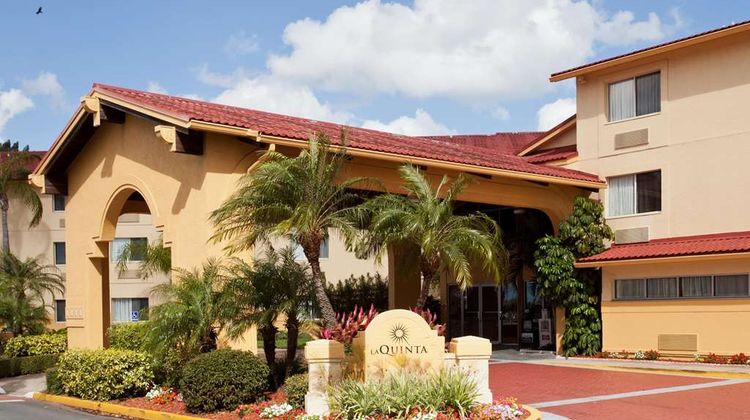 La Quinta Inn Tampa Bay Clearwater Arpt Exterior