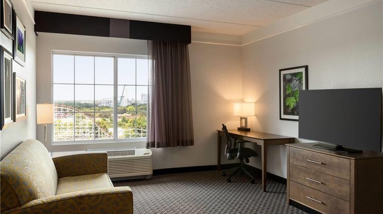 <b>La Quinta Inn & Stes-Dallas Arlington N Suite</b>. Images powered by <a href="https://iceportal.shijigroup.com/" title="IcePortal" target="_blank">IcePortal</a>.