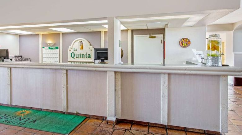 <b>La Quinta Inn Las Cruces Mesilla Valley Lobby</b>. Images powered by <a href="https://iceportal.shijigroup.com/" title="IcePortal" target="_blank">IcePortal</a>.
