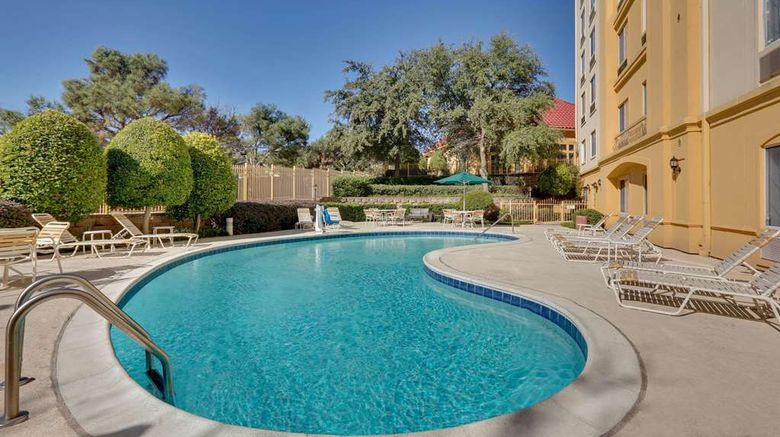 <b>La Quinta Inn-Stes Dallas North Central Pool</b>. Images powered by <a href="https://iceportal.shijigroup.com/" title="IcePortal" target="_blank">IcePortal</a>.