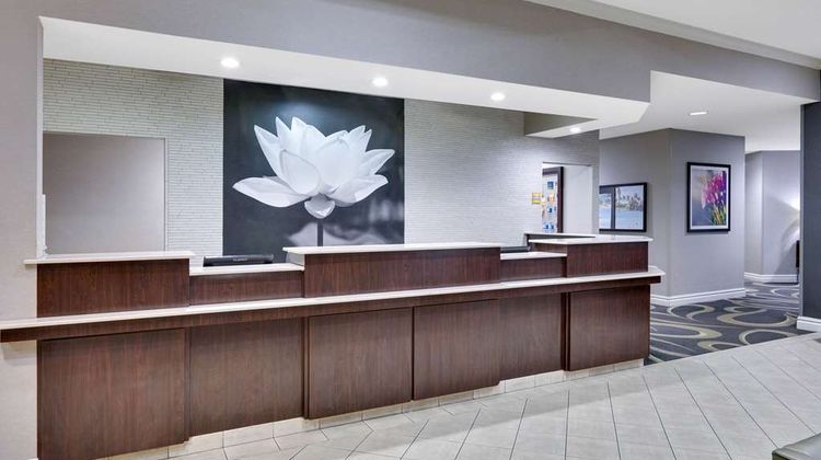 La Quinta Inn-Stes Dallas North Central Lobby