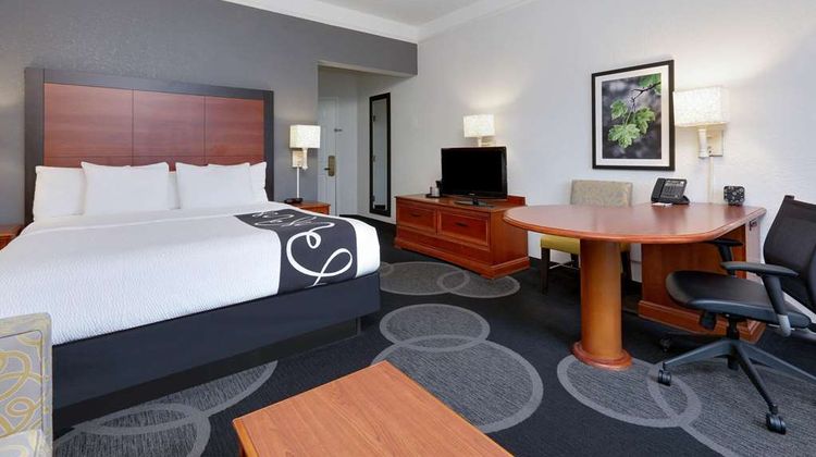 La Quinta Inn-Stes Dallas North Central Suite