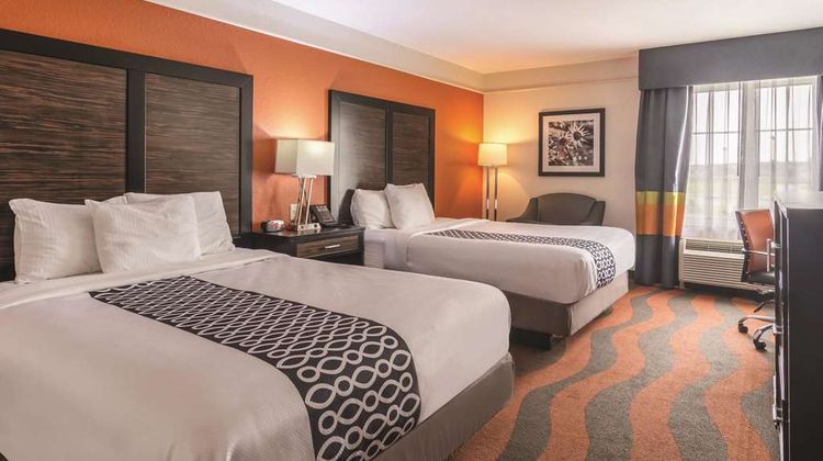 La Quinta Inn/Stes by Wyndham Prattville Room
