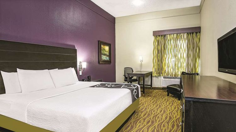 La Quinta Inn & Suites Laredo Airport Room