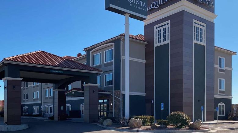 <b>La Quinta Inn & Suites Gallup Exterior</b>. Images powered by <a href="https://iceportal.shijigroup.com/" title="IcePortal" target="_blank">IcePortal</a>.