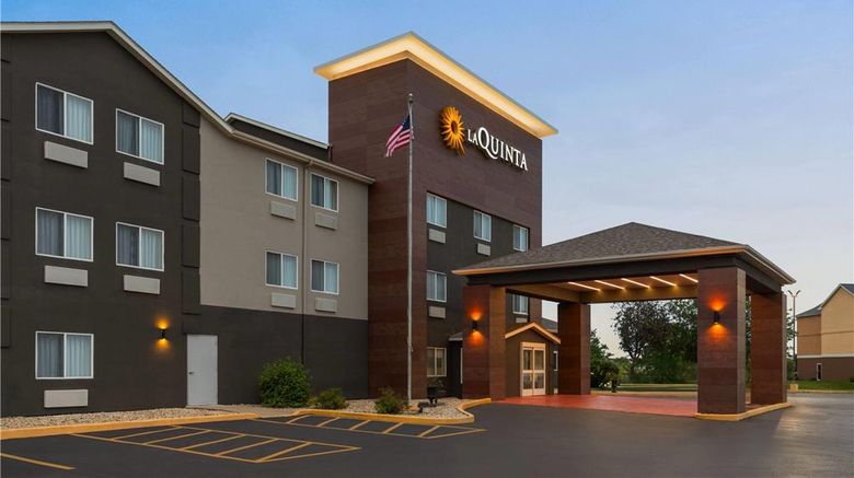 <b>La Quinta Inn Peru Exterior</b>. Images powered by <a href="https://iceportal.shijigroup.com/" title="IcePortal" target="_blank">IcePortal</a>.