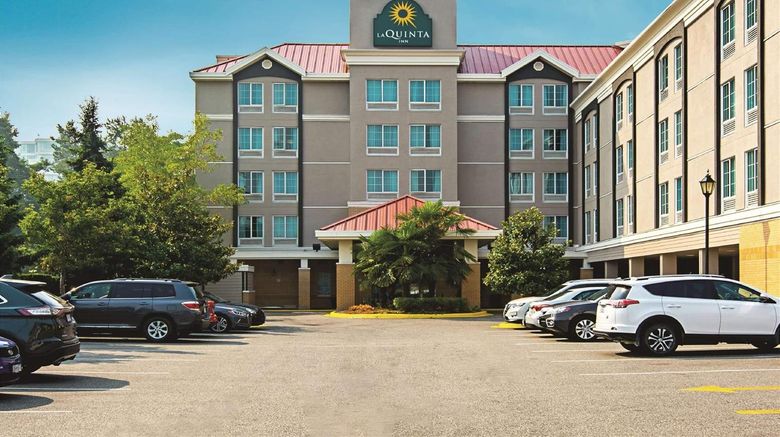 <b>La Quinta Inn Vancouver Airport Exterior</b>. Images powered by <a href="https://iceportal.shijigroup.com/" title="IcePortal" target="_blank">IcePortal</a>.