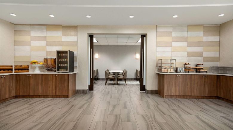 <b>La Quinta Inn Vancouver Airport Restaurant</b>. Images powered by <a href="https://iceportal.shijigroup.com/" title="IcePortal" target="_blank">IcePortal</a>.