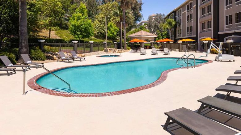 <b>La Quinta Inn & Suites Stevenson Ranch Pool</b>. Images powered by <a href="https://iceportal.shijigroup.com/" title="IcePortal" target="_blank">IcePortal</a>.