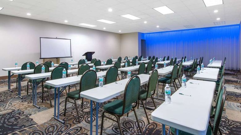 <b>La Quinta Inn Clearwater Central Meeting</b>. Images powered by <a href="https://iceportal.shijigroup.com/" title="IcePortal" target="_blank">IcePortal</a>.