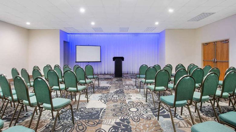 <b>La Quinta Inn Clearwater Central Meeting</b>. Images powered by <a href="https://iceportal.shijigroup.com/" title="IcePortal" target="_blank">IcePortal</a>.