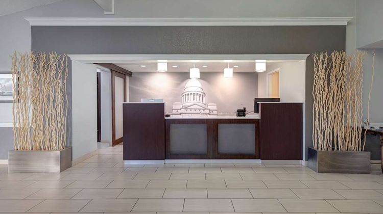 La Quinta Inn El Dorado Lobby