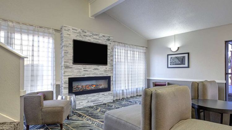 La Quinta Inn El Dorado Lobby
