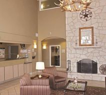 La Quinta Inn & Suites Kerrville Lobby