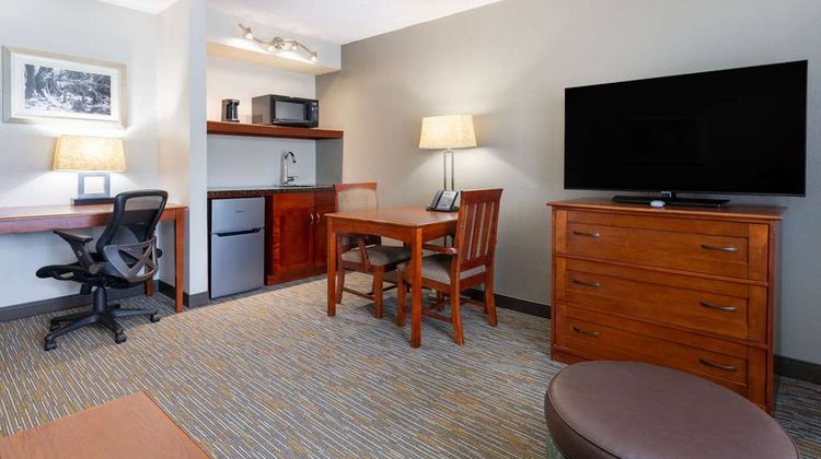 Wingate by Wyndham Valdosta/Moody AFB Suite