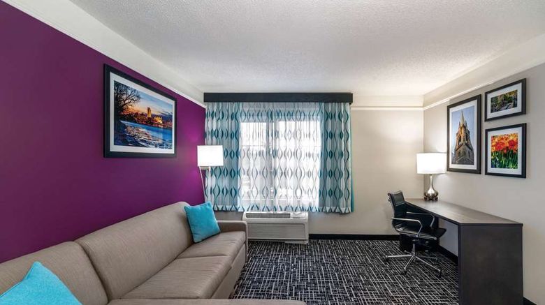 <b>La Quinta Inn & Suites Albany Suite</b>. Images powered by <a href="https://iceportal.shijigroup.com/" title="IcePortal" target="_blank">IcePortal</a>.