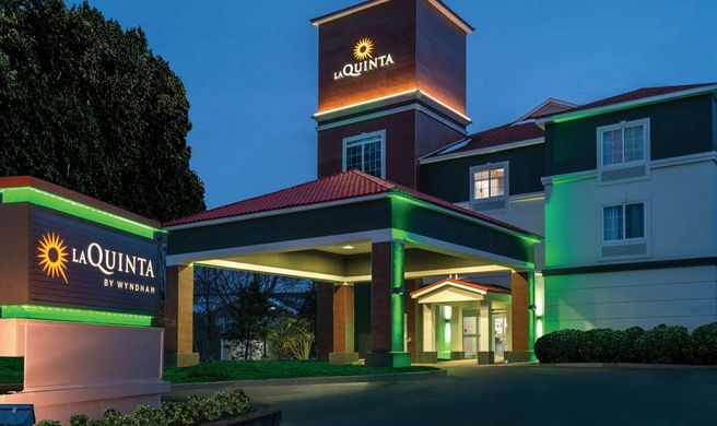 La Quinta Inn & Suites Albany Exterior