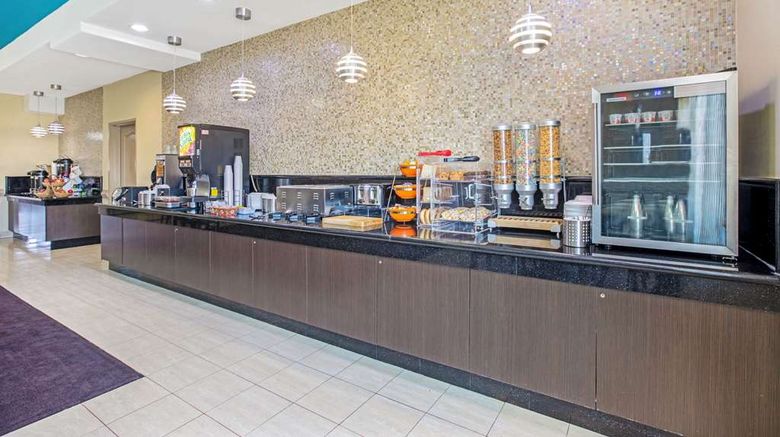 <b>La Quinta Inn & Suites Airport Other</b>. Images powered by <a href="https://iceportal.shijigroup.com/" title="IcePortal" target="_blank">IcePortal</a>.