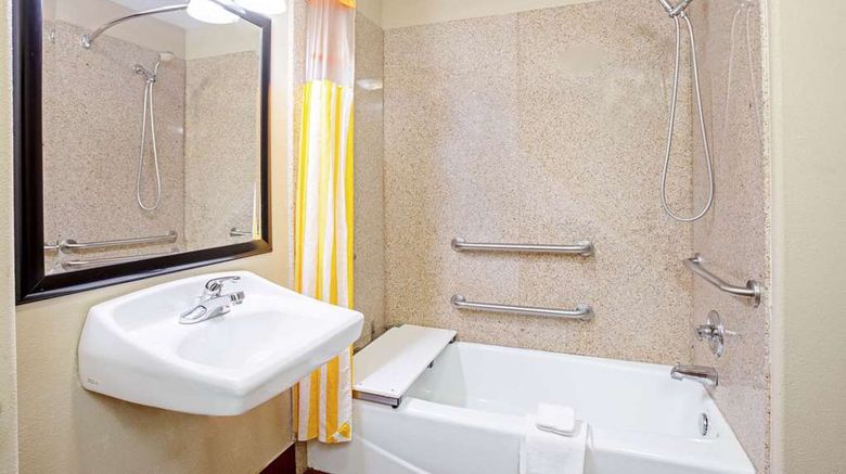 <b>La Quinta Inn & Suites Airport Room</b>. Images powered by <a href="https://iceportal.shijigroup.com/" title="IcePortal" target="_blank">IcePortal</a>.
