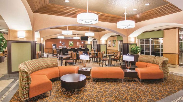 La Quinta Inn & Suites Bentonville Lobby