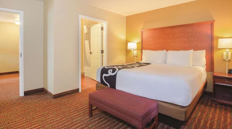 <b>La Quinta Inn & Suites Bentonville Suite</b>. Images powered by <a href="https://iceportal.shijigroup.com/" title="IcePortal" target="_blank">IcePortal</a>.