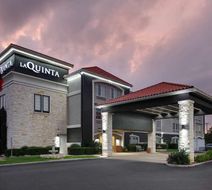 La Quinta Inn & Suites Fredericksburg Exterior
