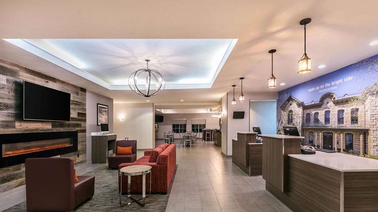 <b>La Quinta Inn & Suites Fredericksburg Lobby</b>. Images powered by <a href="https://iceportal.shijigroup.com/" title="IcePortal" target="_blank">IcePortal</a>.